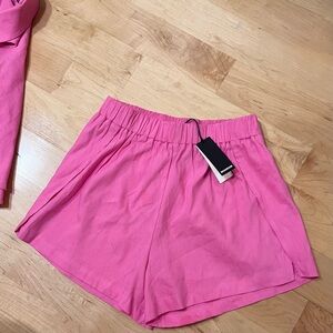 NWT Monrow Linen Dolphin Shorts
